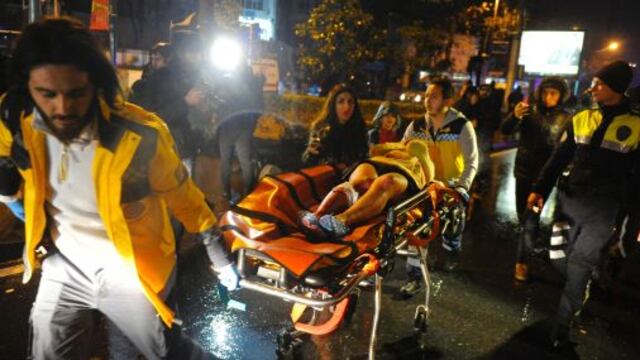 Al menos 39 muertos en un sangriento Fin de Año en una discoteca de Estambul