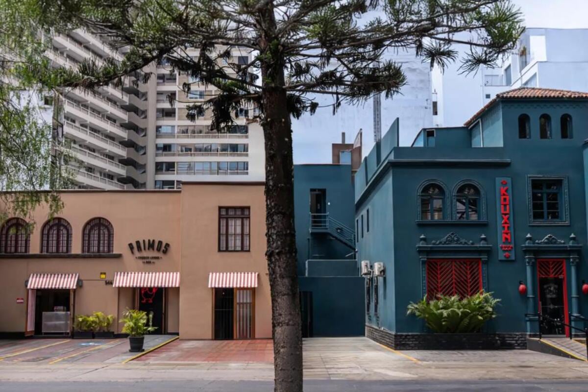 El local de Kou Xin en Miraflores (abierto en octubre de 2025), que queda junto al Primos de Armendáriz, tuvo un inicio lento, pero ganó tracción después del verano con campañas publicitarias y nuevos platos en la carta.