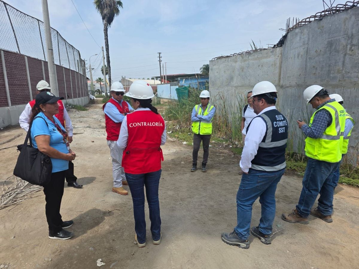 La Contraloría realiza control preventivo para impulsar la reactivación de obras de agua potable y alcantarillado paralizadas en Chorrillos y Villa El Salvador, que en conjunto superan los S/ 738 millones de inversión. Foto: Contraloría.