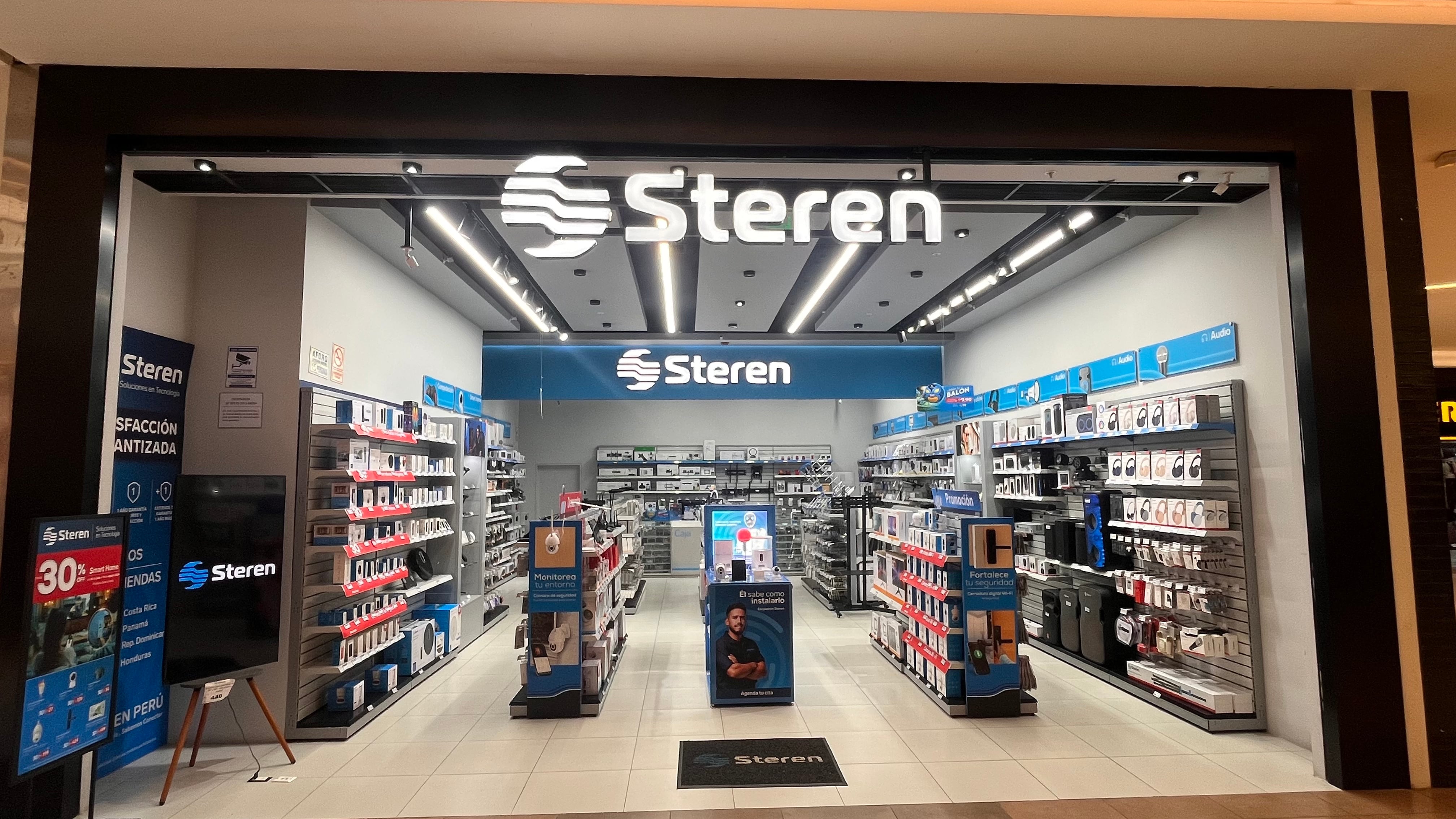 Steren inauguró su primera tienda en Mall del Sur a fines de octubre del 2025 y la segunda en Mall Aventura Santa Anita a mediados de noviembre.