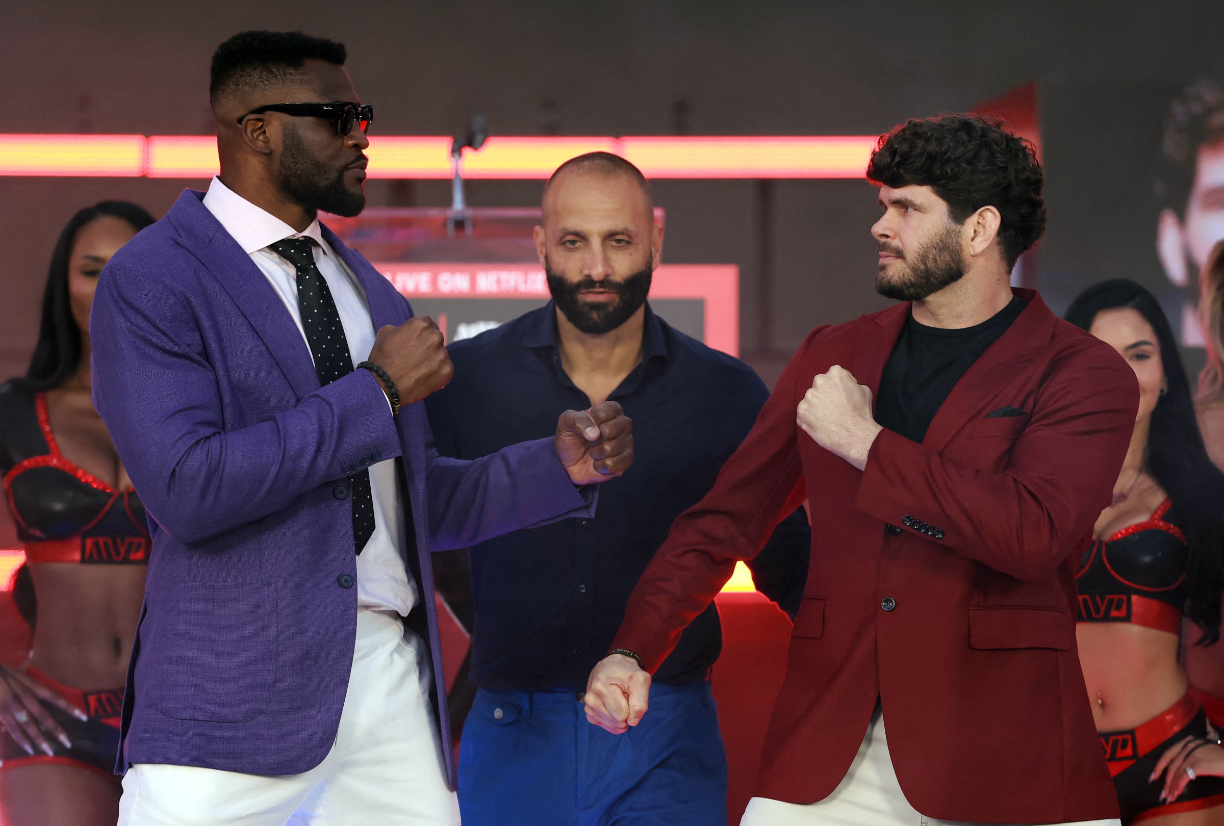 LOS ÁNGELES, CALIFORNIA (ESTADOS UNIDOS), 16/08/2026.- Lista de horarios y canales de televisión en diferentes países del mundo para ver la pelea entre Ngannou Y Philipe Lins este sábado 16 de mayo por la cartelera estelar del evento MMA en el Intuit Dome de Los Ángeles, California. FOTO DE SARAH STIER DE AFP