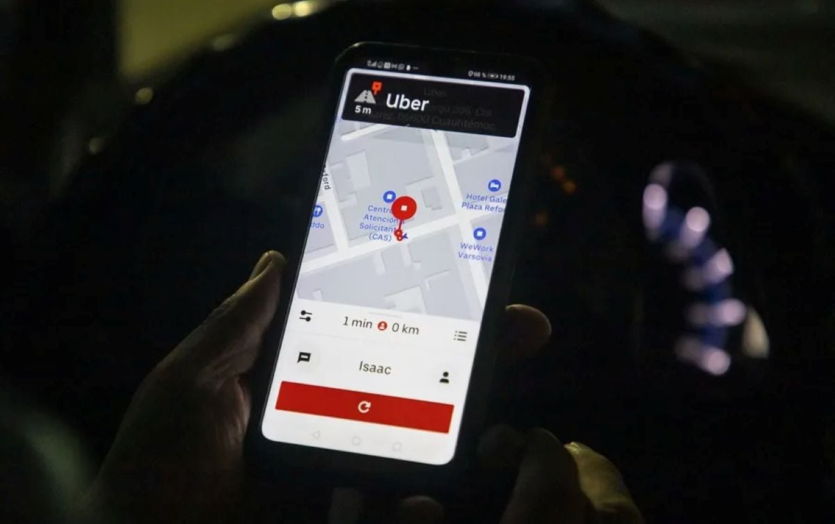 Uber deberá asumir una indemnización millonaria tras la muerte de una joven de 23 años en una autopista de California. Foto: EFE.