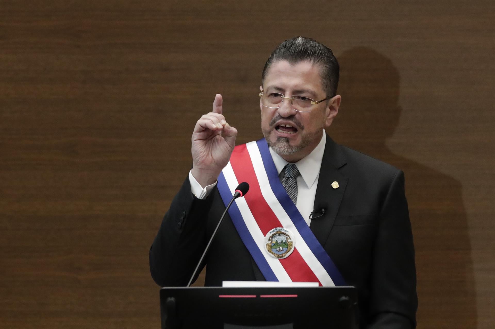 Rodrigo Chaves Robles señaló que su país trabajará con “los gobiernos democráticos del continente y los organismos internacionales para lograr que se respete la voluntad sagrada del pueblo venezolano”. (Foto: EFE/Bienvenido Velasco)