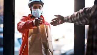 Estudio afirma “trato inhumano” a trabajadores de entrega de comidas en NY