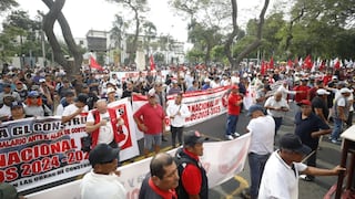 Trabajadores de construcción civil se concentran en el Campo de Marte