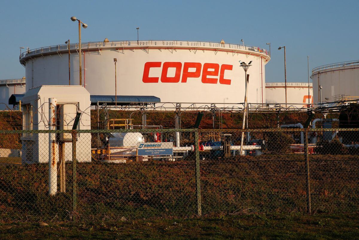 Fundado en 1934, Copec es uno de los mayores grupos industriales de Chile, presente por medio de sus filiales en más de 80 países, dedicada a los recursos naturales y la energía. REUTERS/Rodrigo Garrido/File Photo