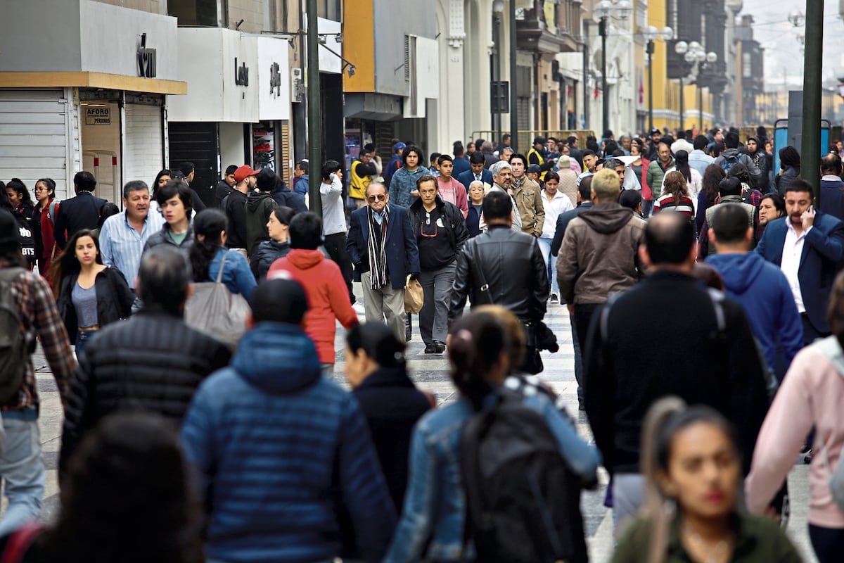 Economía peruana crecería entre 2.5% y 3% en lo que queda del año: la expectativa del MEF