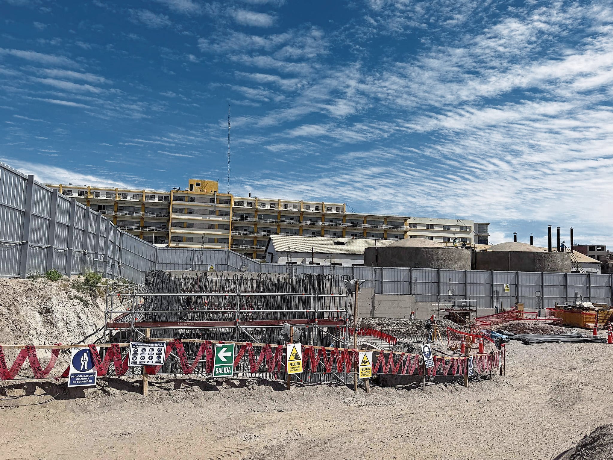El sector construcción volvió a liderar el avance mensual por tercer mes consecutivo con una expansión de 12.88%. (Foto: Pedro Torees/@photo.gec)