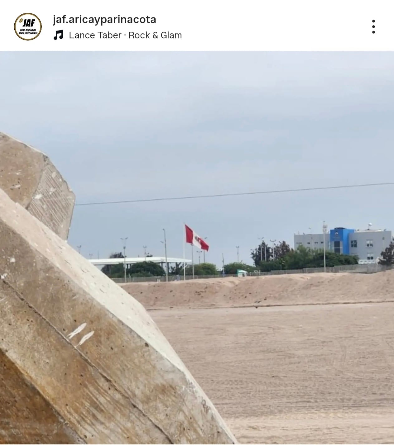 Chile coloca bloques en frontera con Perú. Foto Instagram Jefatura de Área Fronteriza de la Región de Arica y Parinacota