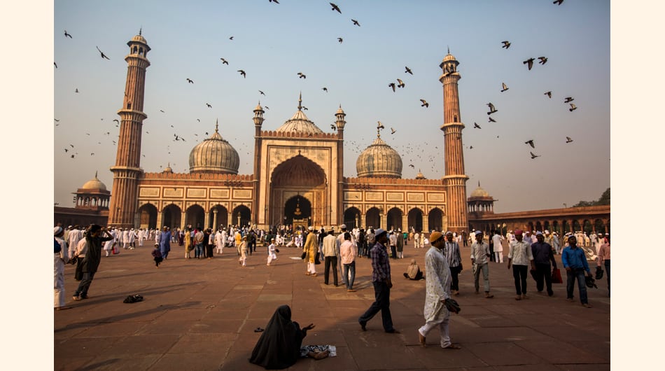 El crecimiento económico de India no ha sido impulsado por un boom manufacturero clásico, sino en un sector servicios sofisticado, donde conviven centros de datos, servicios financieros, consultorías globales y un ecosistema tecnológico que ha sabido prosperar en medio de las turbulencias internacionales.