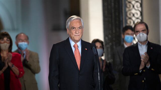 Papeles de Pandora y posible juicio político a Piñera sacuden campaña en Chile