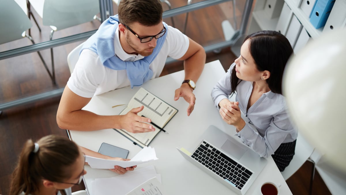 El uso de IA especializada comienza a transformar el trabajo jurídico en Perú, un mercado históricamente conservador en tecnología. (Foto: Freepik)