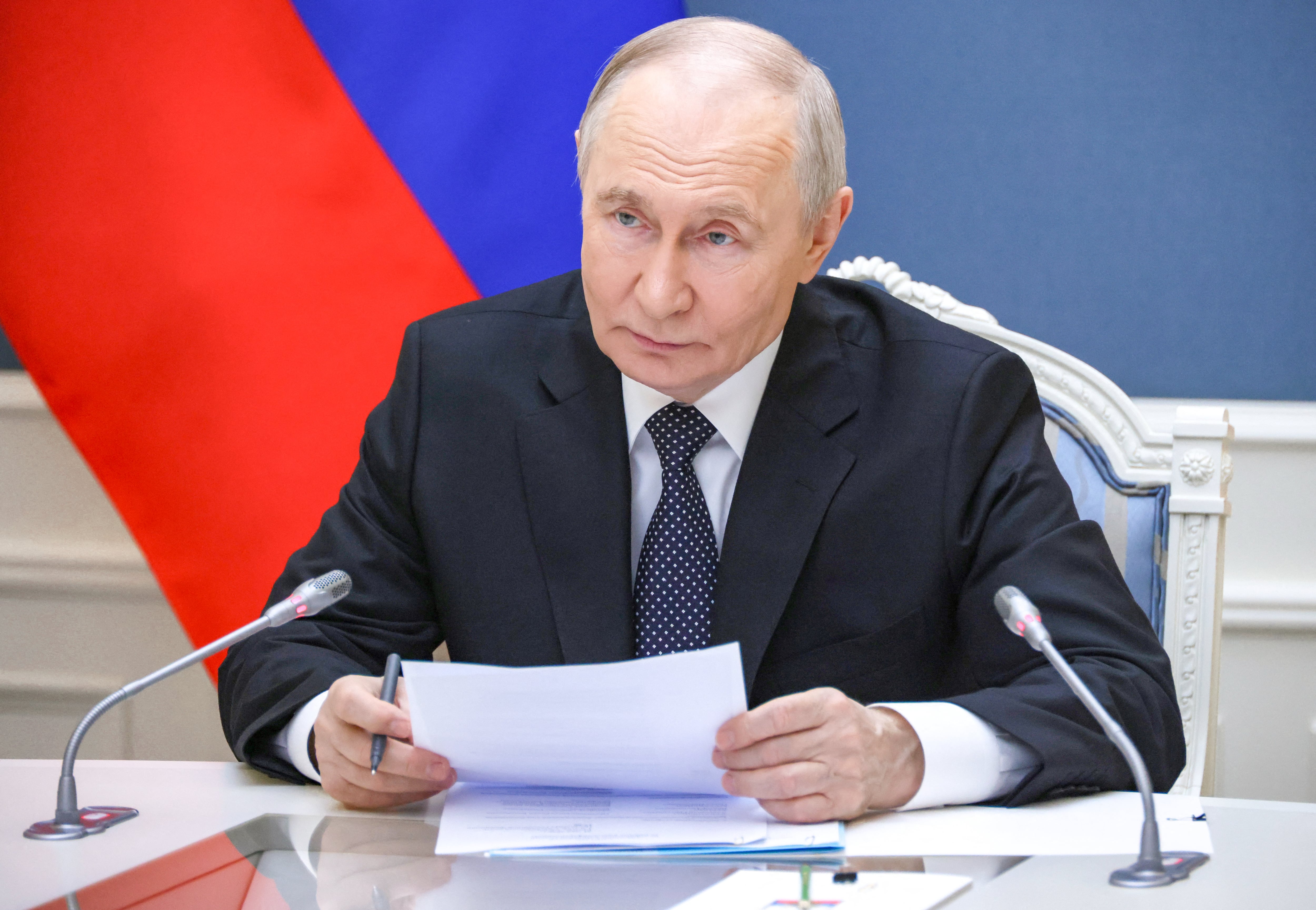 El presidente de Rusia Vladimir Putin supervisa los ejercicios conjuntos ruso-bielorrusos con armas nucleares, a través de una videoconferencia en Moscú el 21 de mayo de 2026. (Foto de Mikhail METZEL / AFP).