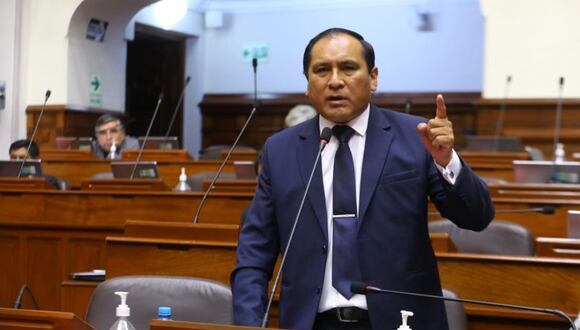 Flavio Cruz negó que exista una alianza entre Perú Libre y Fuerza Popular, pese a que ambos grupos postulan juntos a la Mesa Directiva.