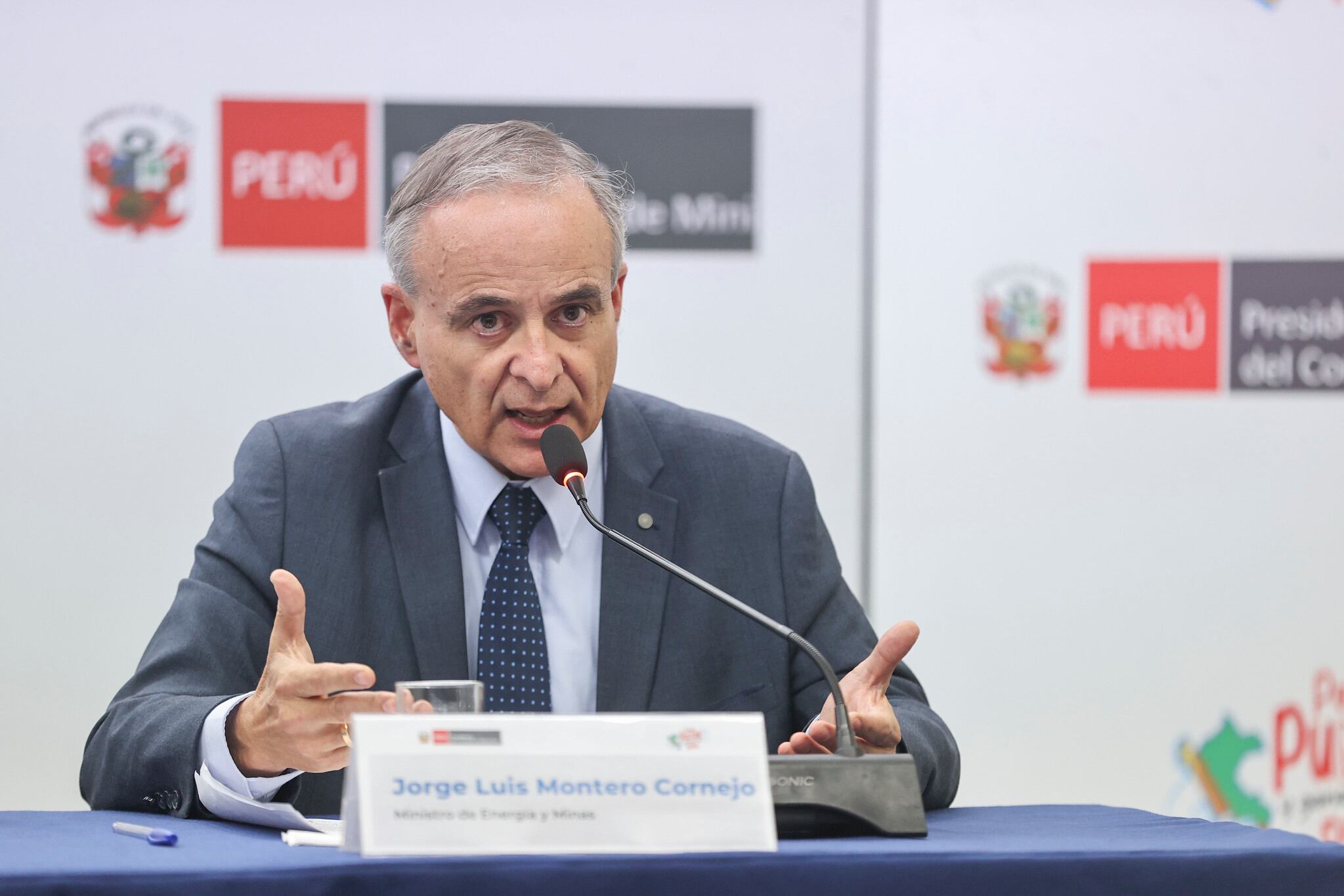 El ministro Jorge Luis Montero será interpelado por el Pleno ante las críticas al proceso de formalización minera y la prórroga del Reinfo. (Foto: PCM)