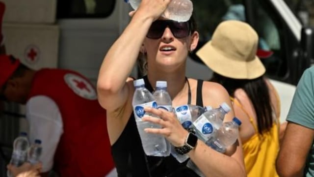 Grecia: decenas de miles de evacuados de isla en plena ola de calor 