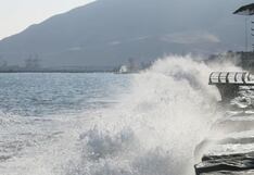 Cierran 67 puertos por oleajes anómalos en litoral norte y centro