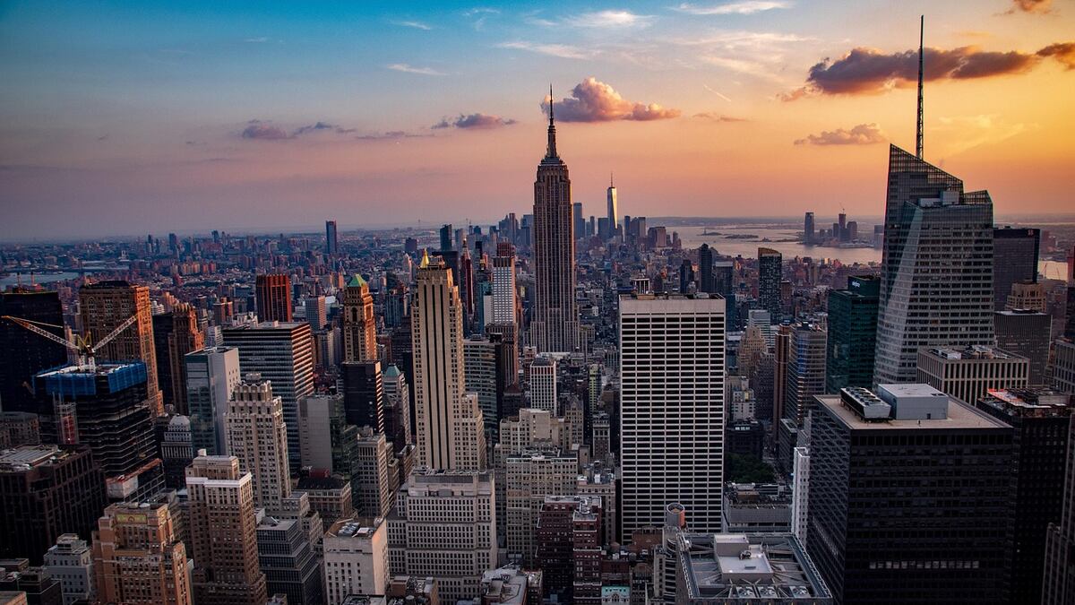 ¿Te toca? Nueva York empieza a enviar cheques de hasta $200 a millones de residentes