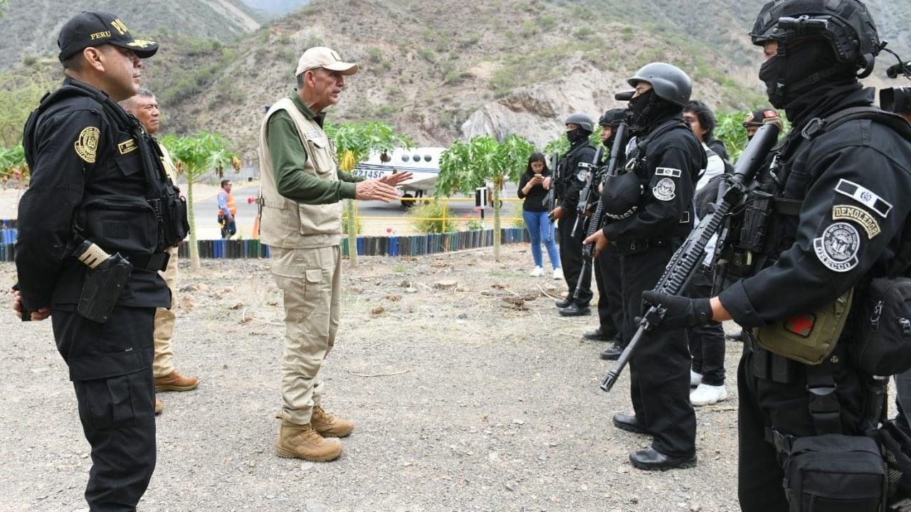 El ministro del Interior se reunió con los representantes de la compañía minera para garantizar la seguridad de la zona, por lo que aseguró que se instalará una base de operaciones de la PNP cerca a la mina. Foto: Mininter