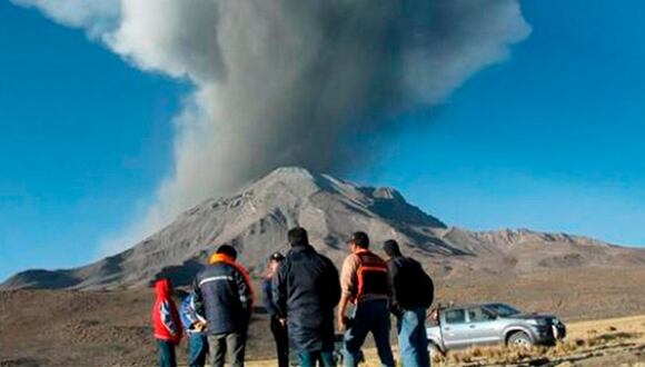 Se registraron las primeras emisiones de ceniza en el volcán Ubinas en Moquegua. (Foto: Agencia Andina)