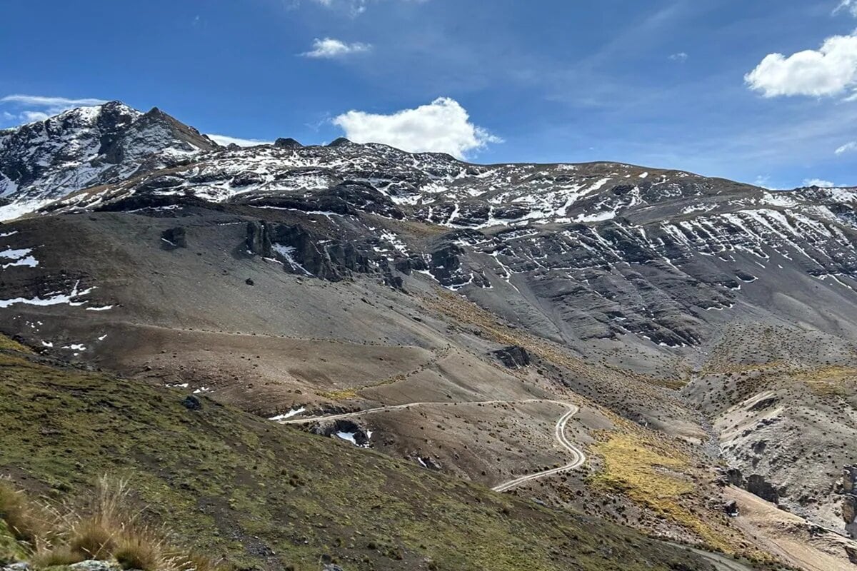 Rio Silver aplicará en Perú un modelo gradual: comenzar con mineralización de alta ley expuesta, minimizar capital inicial y avanzar hacia producción temprana en un contexto favorable para la plata.
