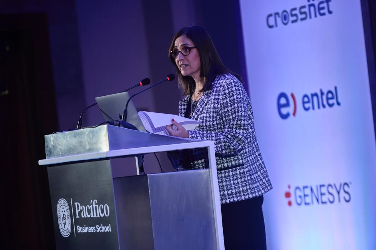 Elsa del Castillo, directora general de la Escuela de Postgrado de la Universidad del Pacífico, dio la bienvenida a los expeertos y asistentes al evento que se realizó en Lima. (Foto: Pacífico Business School)