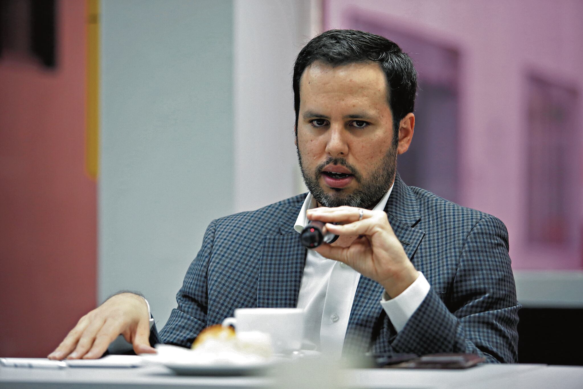 GESTION: MESA REDONDA SOBRE CAPITULO ECONOMICO DE LA CONSTITUCIÓN