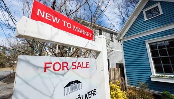 A "For Sale" sign outside of a home in Atlanta, Georgia, US, on Friday, Feb. 17, 2023. The National Association of Realtors is scheduled to release existing homes sales figures on February 21. Photographer: Dustin Chambers/Bloomberg
