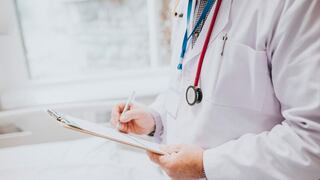 Pasos para revalidar tu título en Florida si eres médico extranjero