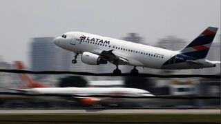 Aerolínea Latam anuncia nueva reducción a 95% de su operación en abril