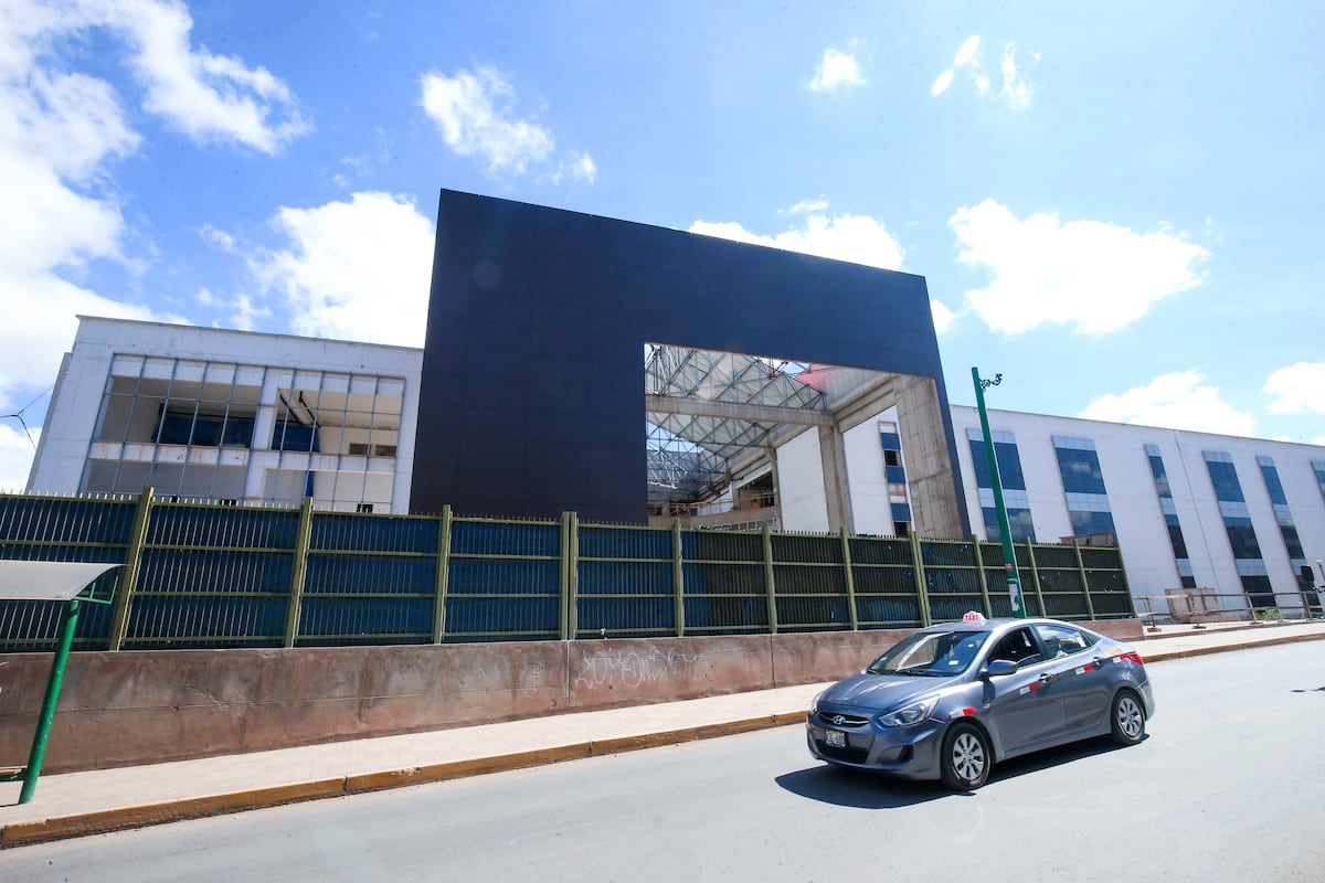 El Hospital Antonio Lorena de Cusco es el proyecto emblemático de las demoras en salud. Inició su ejecución en 2012 y a la fecha tiene un avance del 21%. Foto: Presidencia