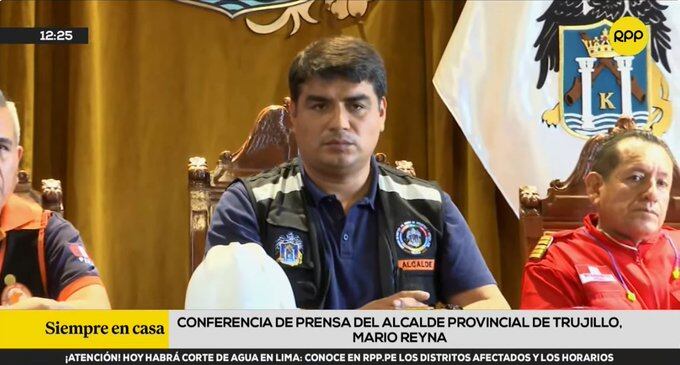 El alcalde de Trujillo, Mario Reyna, brindó detalles sobre la tragedia en el centro comercial Real Plaza. Foto captura: RPP