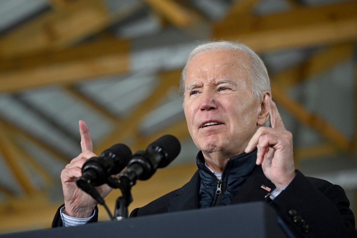 Biden hace una pausa para escuchar a los miembros de la Alianza para la Prosperidad Económica de las Américas (APEP), una iniciativa de su Gobierno creada a mediados de 2022. (Foto de ANDREW CABALLERO-REYNOLDS / AFP)