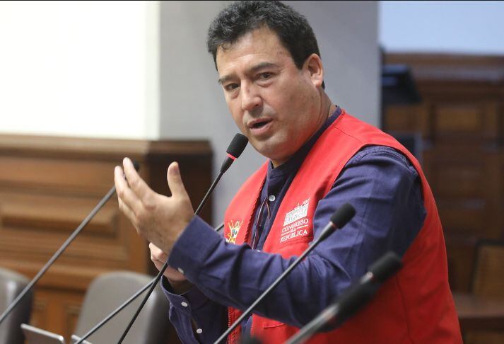Edwin Martínez nego reunió con Jaime Villanueva, asesor de Patricia Benavides. Foto: Congreso