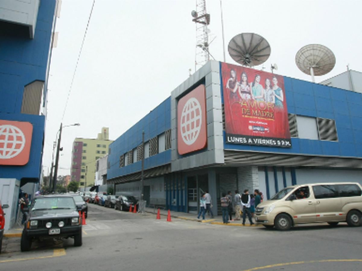 25 de noviembre del 2013. Hace 10 años. América TV firma contratos con Televisa y Sony, Objetivo es producir nuevos formatos. El Canal 4 cerrará el año con un crecimiento de 16% y 70% de producción nacional.