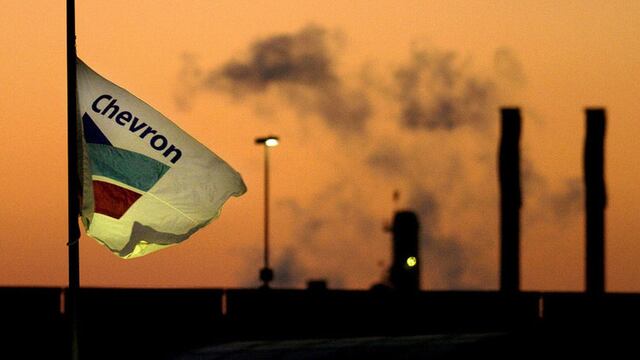 IATA: críticas a las grandes petroleras podrían impulsar los combustibles ecológicos