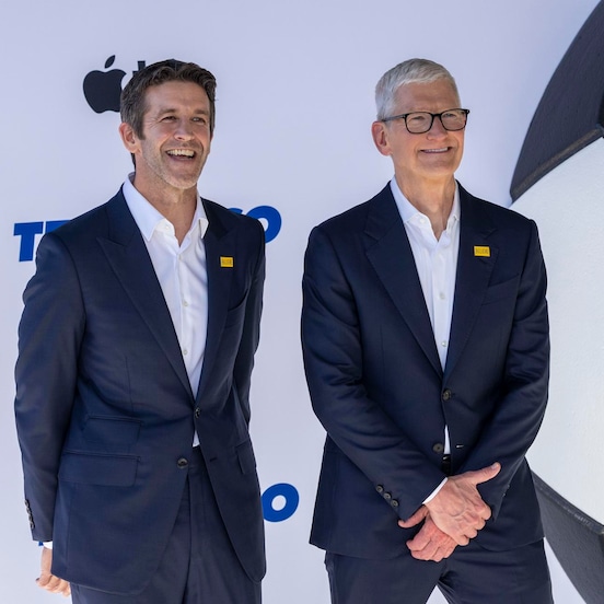 John Ternus sucede mañana a Tim Cook al frente de Apple para liderar la era de la IA