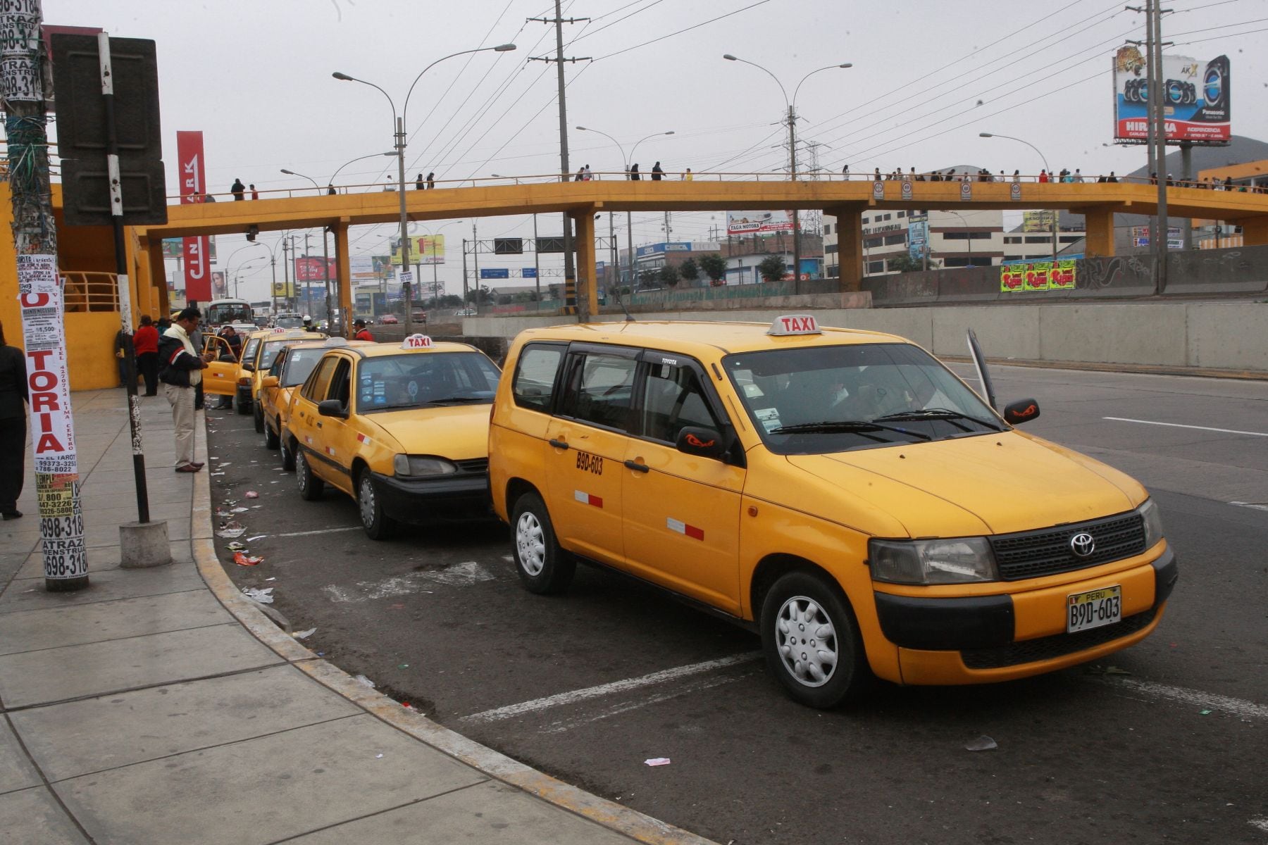 La ATU establece el amarillo como único color para los vehículos que brinden el servicio de taxi independiente en Lima y Callao. (Foto: Referencial Andina)