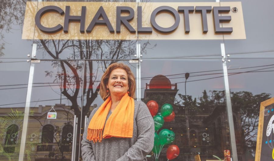 Hoy el 30% de Charlotte está en manos de la familia de Carmen. El 70 % pasó a manos de Macrocapitales Sociedad Administradora de Fondo de Inversión (SAFI) Fortaleza.