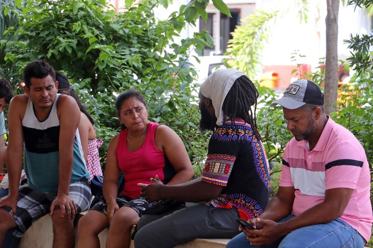 En este albergue viven migrantes que dependen de la caridad, como la venezolana Andreina Santana, quien huyó de su país por la discriminación de su familia y las pandillas que la amenazaban por ser integrante de la comunidad LGTBI, por lo que ha llegado a Tapachula en espera de una nueva vida. | Foto: EFE