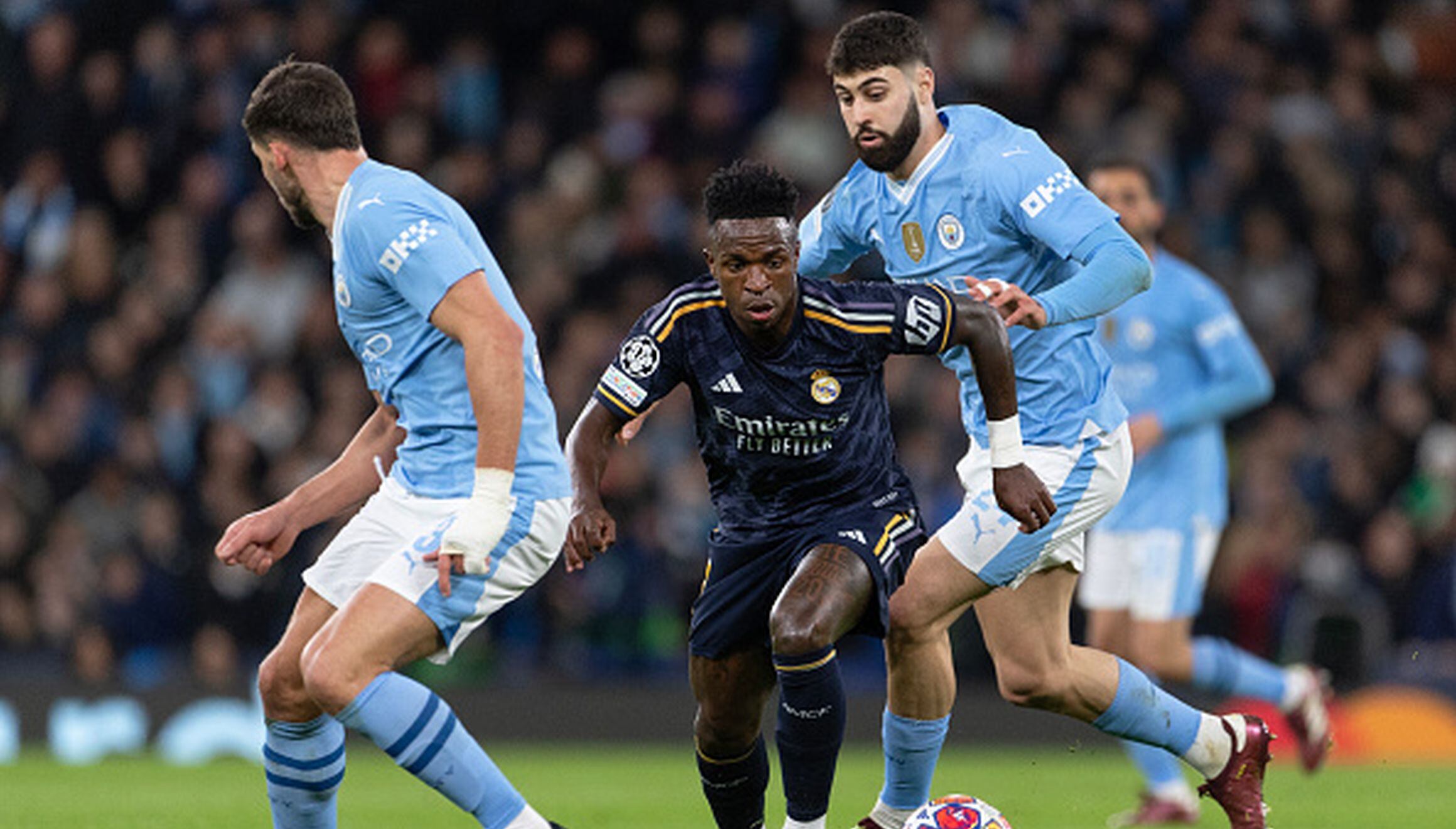Manchester City y Real Madrid juegan por el pase a los octavos de final de la Champions League. (Foto: Getty Images)