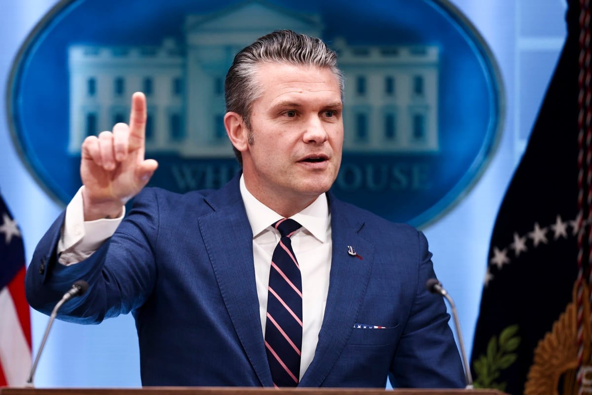 El secretario de Defensa de Estados Unidos anunció planes para reducir hasta un 20 % el número de generales y almirantes. (EFE/EPA/JIM LO SCALZO)