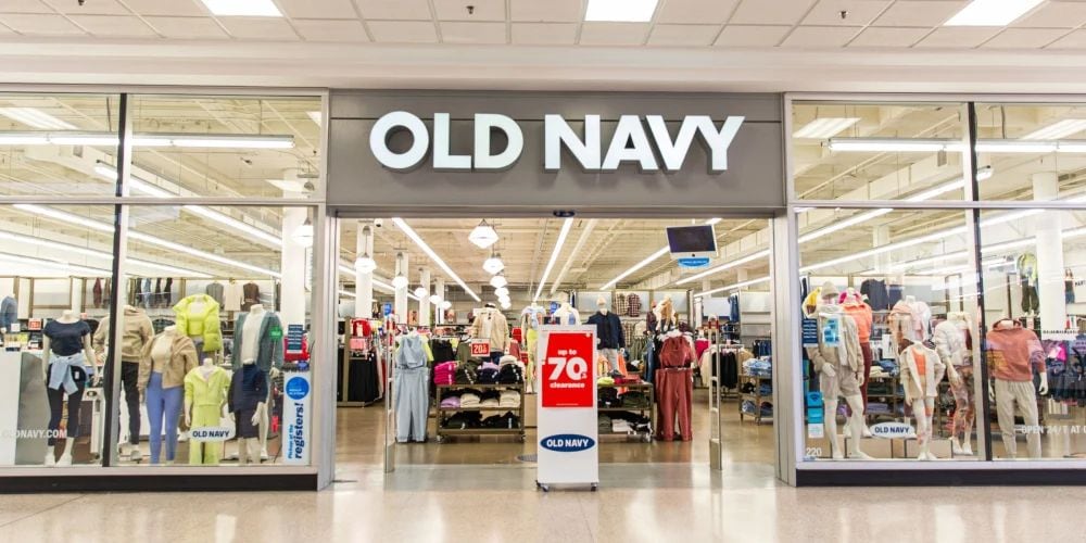 Old Navy se enfrenta a la dura competencia de tiendas de descuento como Nordstrom Rack.