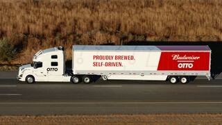 La cerveza llega sola: camión autónomo de Uber transporta carga de Budweiser