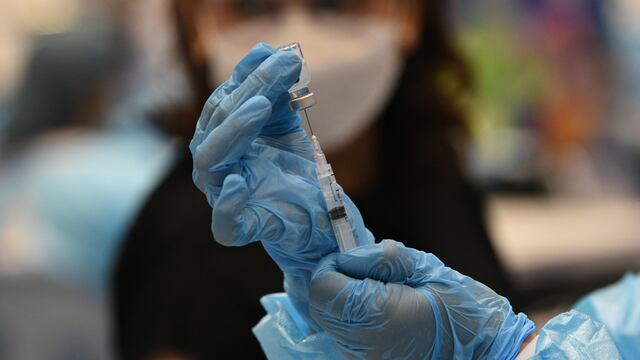 La OMS considera que la vacunación obligatoria debe ser el “último recurso” 