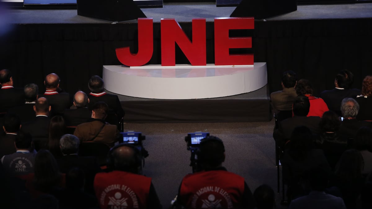 Sólo candidatos a la alcaldía de Lima habilitados para recibir credencial participarán en el debate