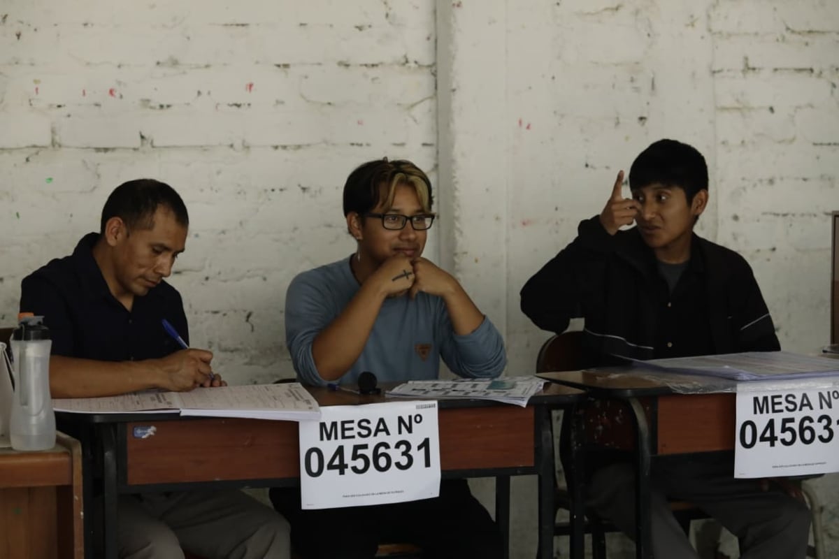 Los miembros de mesa tendrán a su cargo la instalación y funcionamiento de las mesas de sufragio en los comicios. (Fotos: Lenin Tadeo/@photo.gec)
