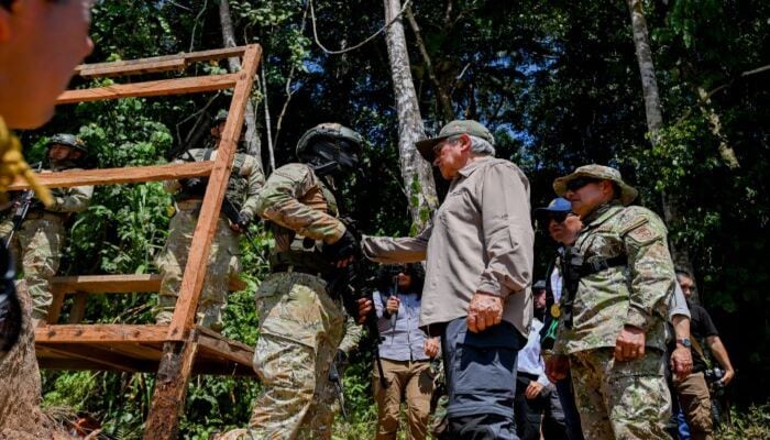 El ministro del Ambiente, Vladimiro Huaroc, supervisó directamente las acciones de control e interdicción en distintos sectores de la reserva, junto con la Policía Nacional, el Ejército, la Fiscalía Especializada en Materia Ambiental y el Servicio Nacional de Áreas Naturales Protegidas por el Estado (Sernanp). Foto: Ministerio del Ambiente.