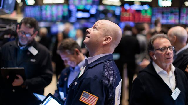 Wall Street cierra la semana en terreno mixto, con leve bajada en el Dow Jones