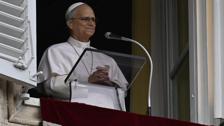 El papa León XIV fue operado el martes en Roma y recibió el alta médica el sábado. Su cirujano señaló que evoluciona de manera satisfactoria. (Foto: Vatican Media)